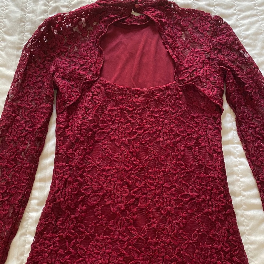 Red lace mini dress with open back detail - small